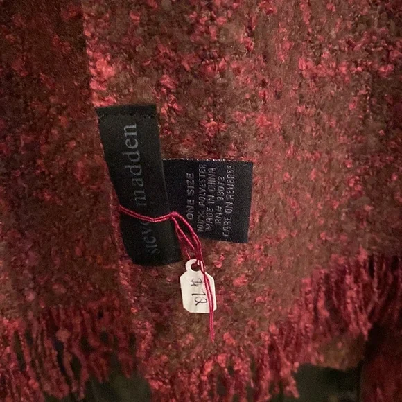 Steve Madden Scarf/Wrap - Picture 7 of 8